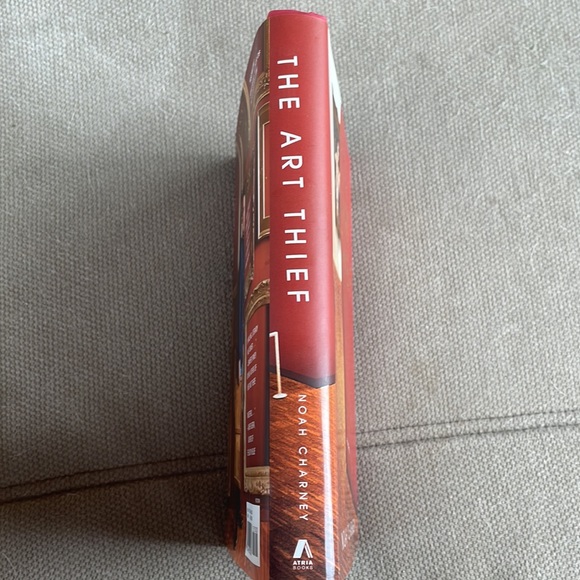 The Art Thief by Noah Charney - Picture 7 of 9